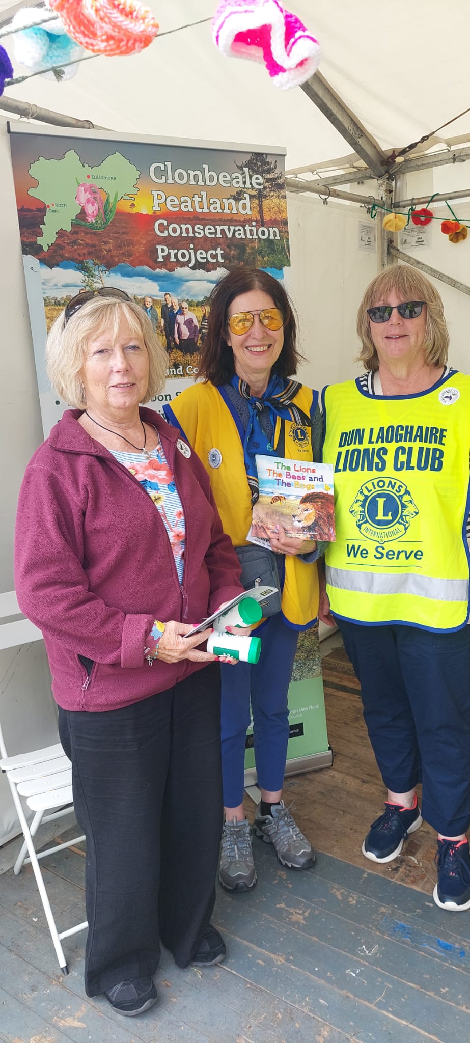 Community volunteers supporting vulnerable residents